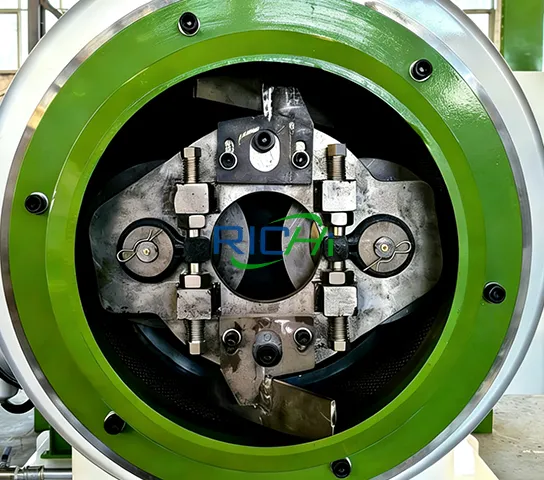 Alfalfa Pellet Machine Pelletizing Chamber
